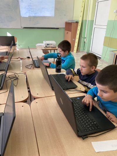 Равен достъп 8